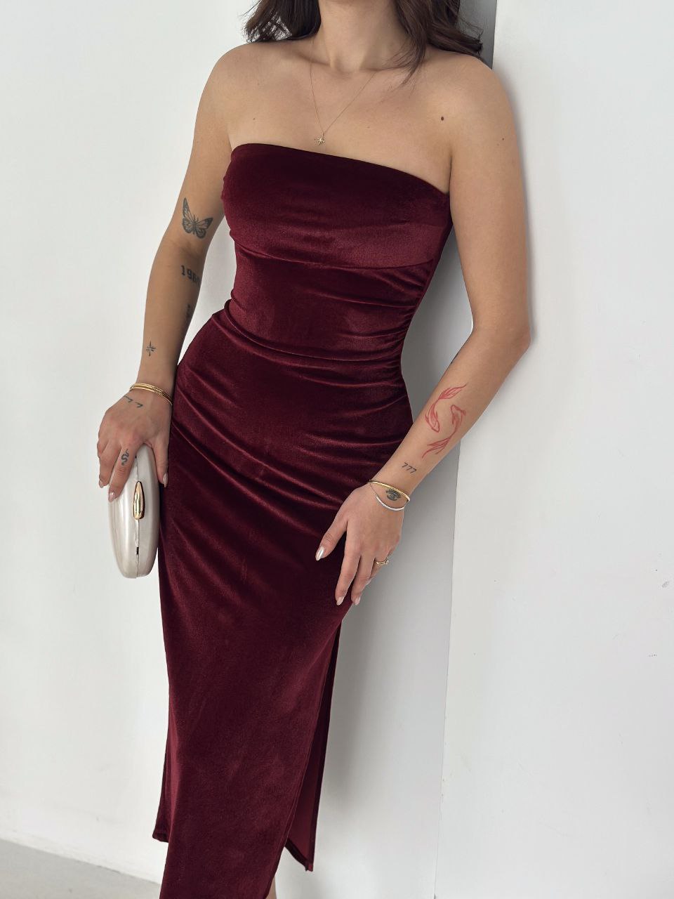 Damska sukienka midi z weluru