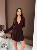 Damska sukienka z krótkimi spodenkami