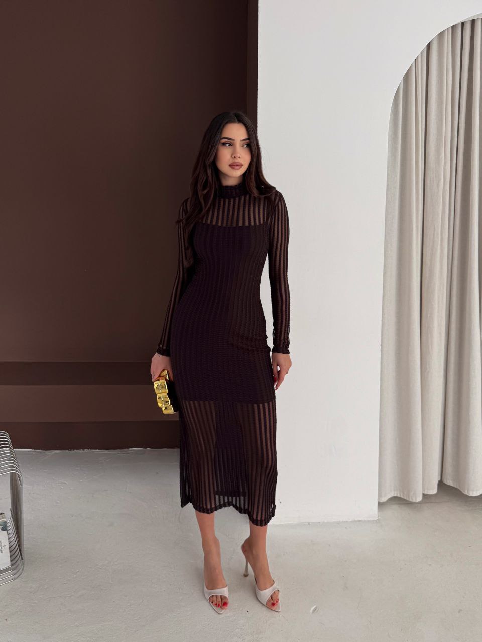 Damska sukienka z koronki midi