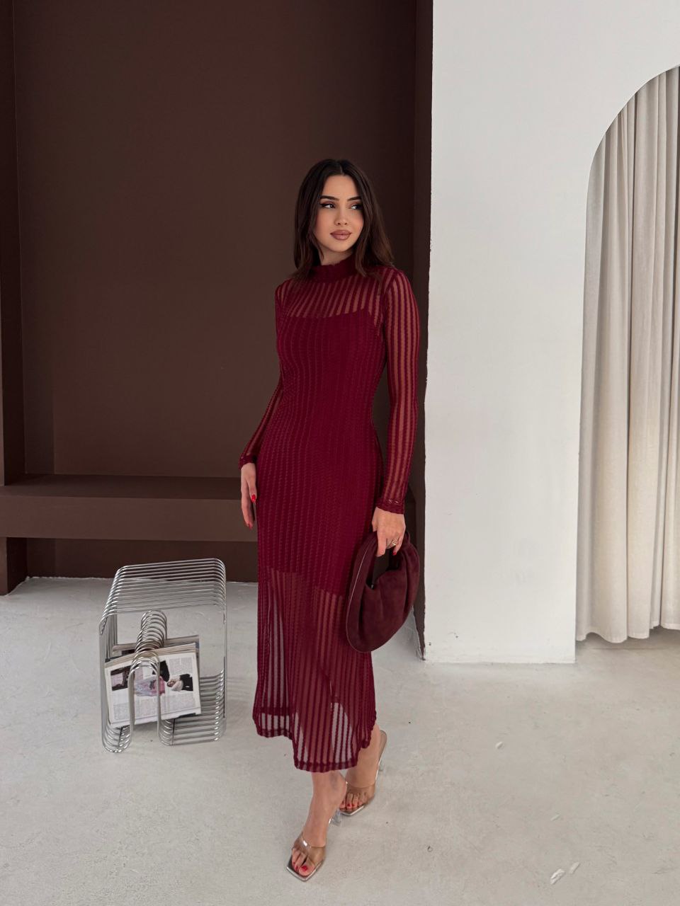 Damska sukienka z koronki midi