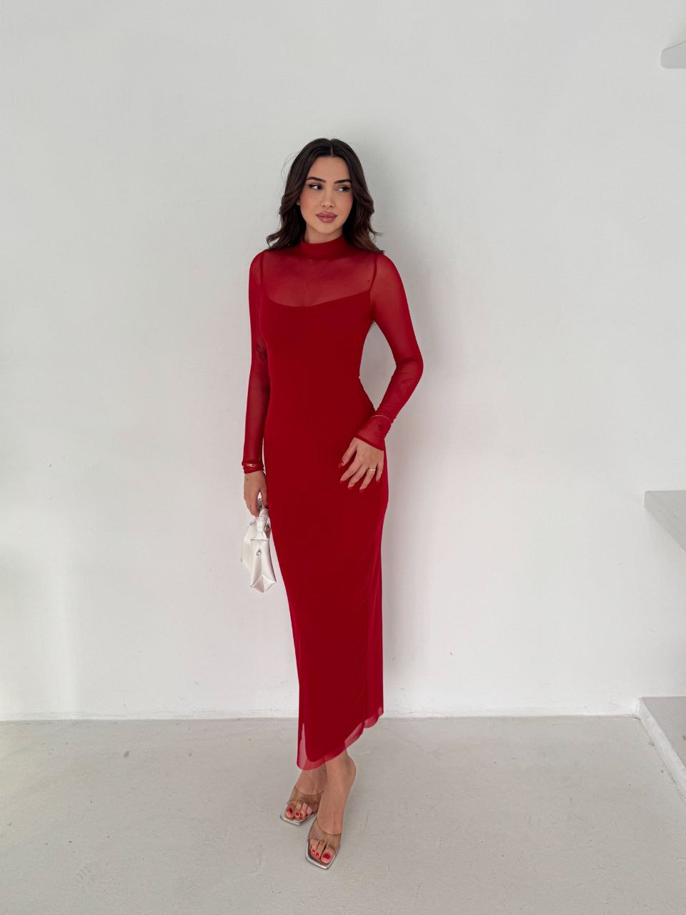 Damska elegancka długa sukienka z siateczkowymi rękawami