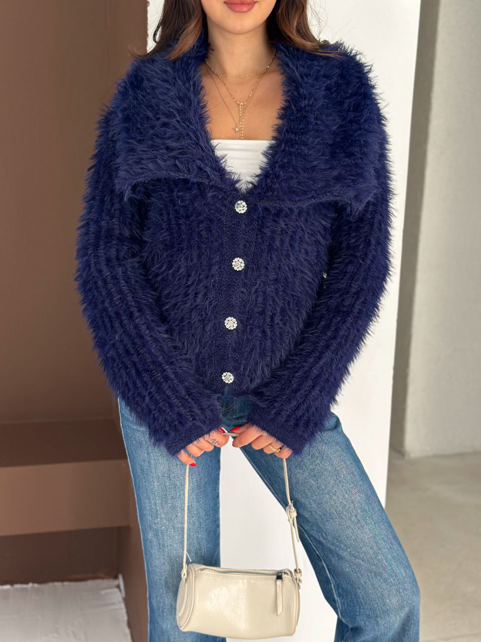 Damski elegancki kardigan z długim włosiem