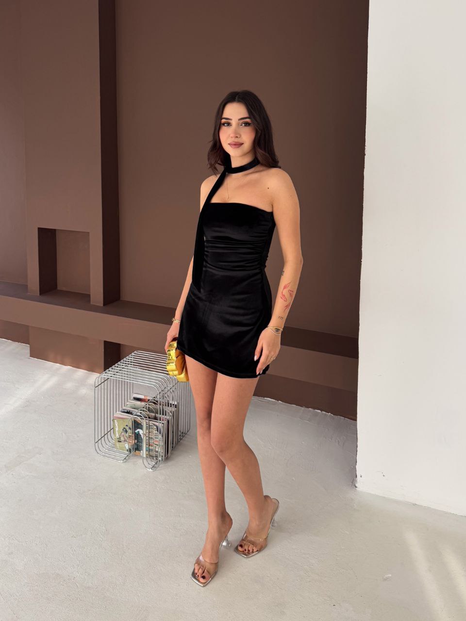 Damska sukienka strapless z weluru